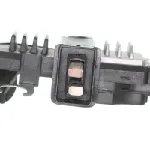 Regler alternatora VEMO V42-77-0009 IC-D9FF11
